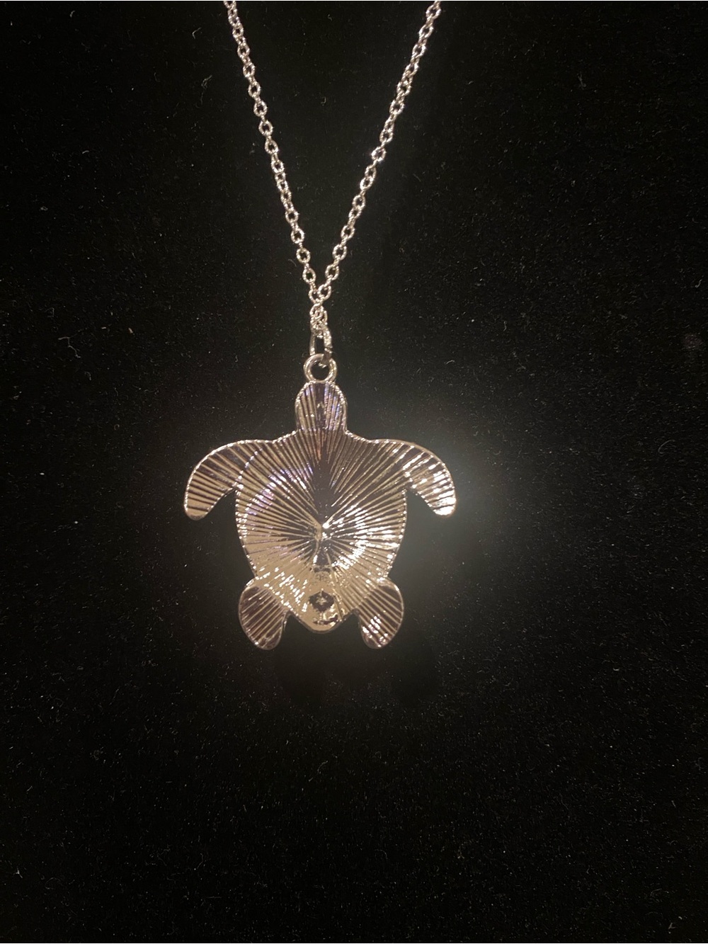 Multicolor Turtle Pendant Necklace - 16 inch NWOT. - Picture 3 of 3
